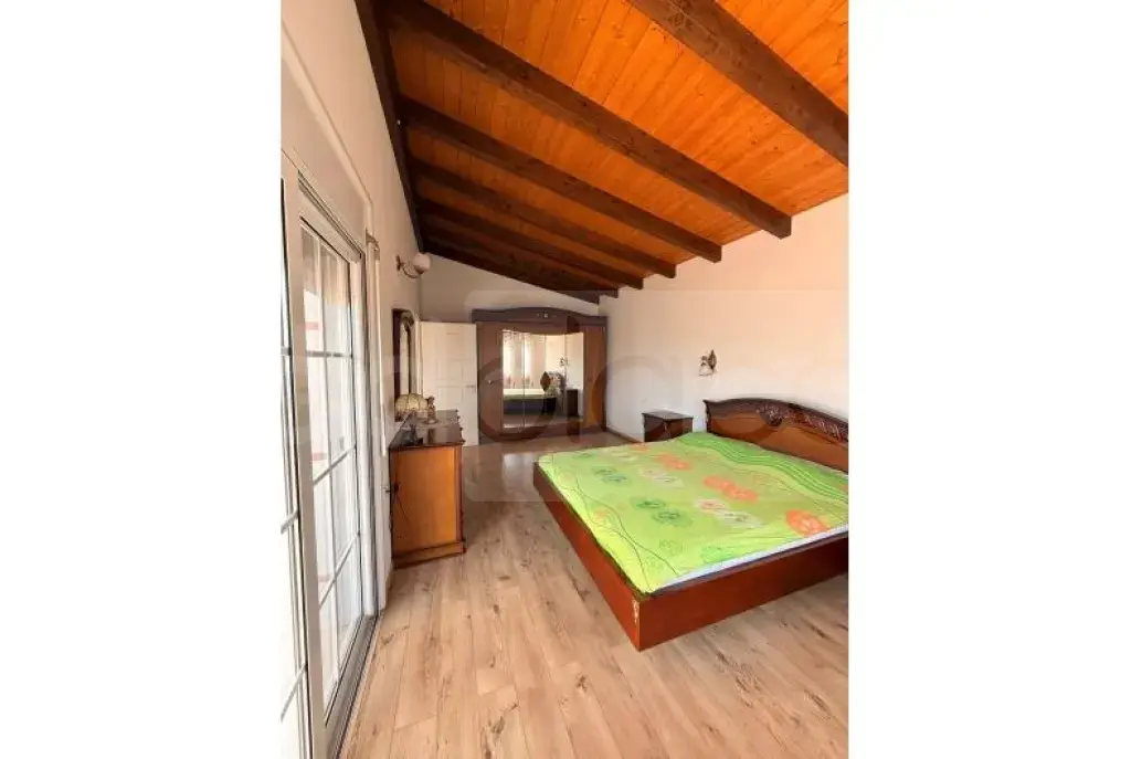 Vilë  307m²