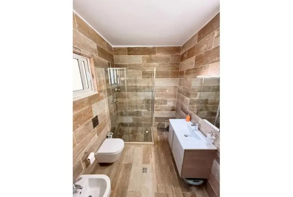 Vilë  307m²