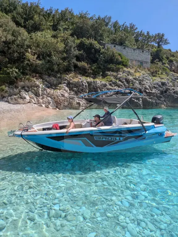 skaf Badilli, 7.2m vitit 2023, motor Mercury 150hp