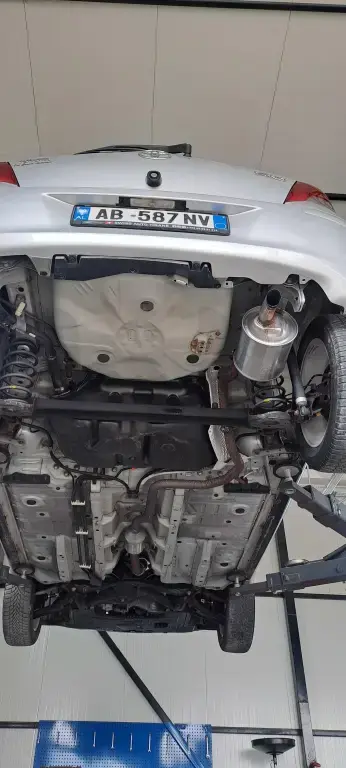 Toyota Yaris II (XP9) Facelift  2009, 165 000 km