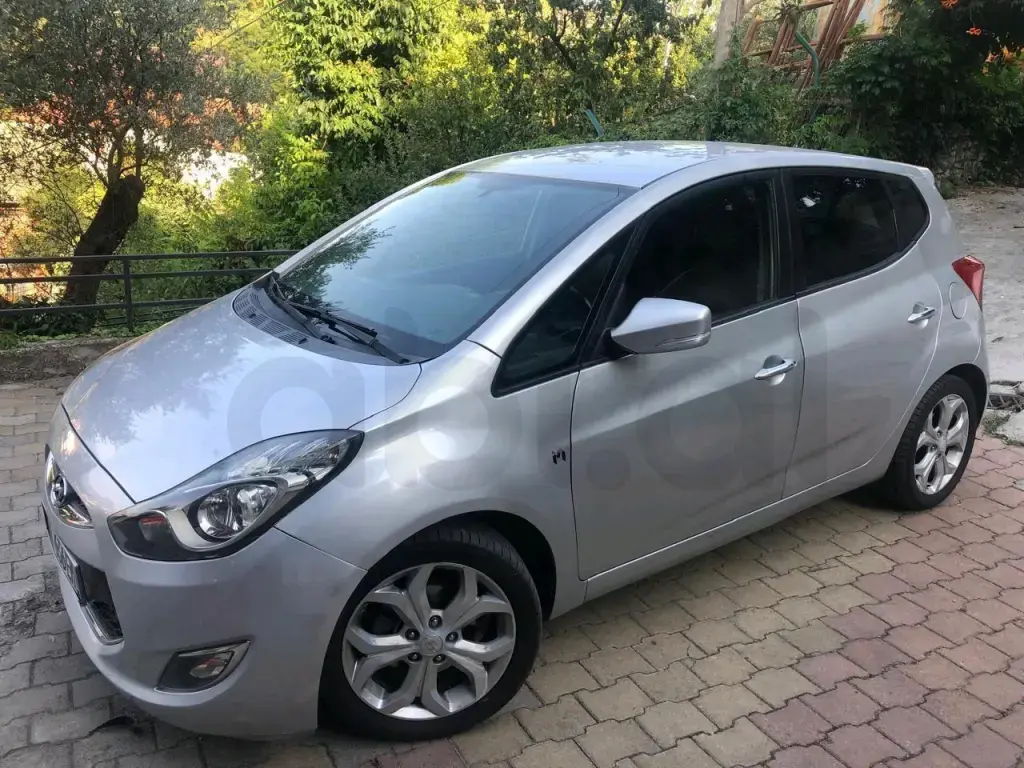 Hyundai ix20 I  2011, 200 000 km