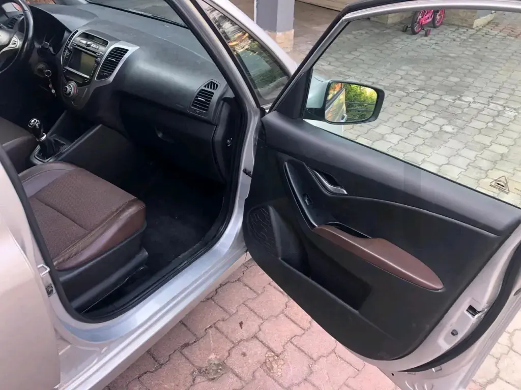 Hyundai ix20 I  2011, 200 000 km