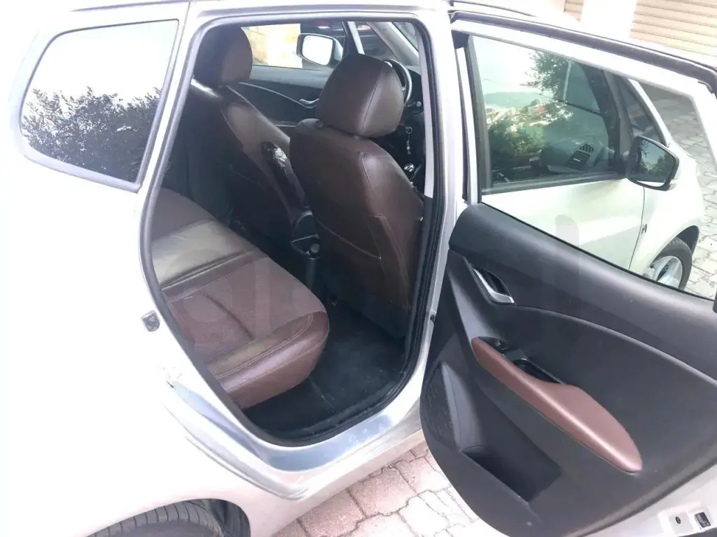 Hyundai ix20 I  2011, 200 000 km