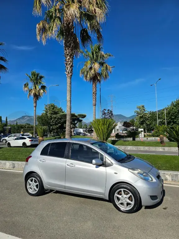 Toyota Yaris II (XP9) Facelift  2009, 165 000 km