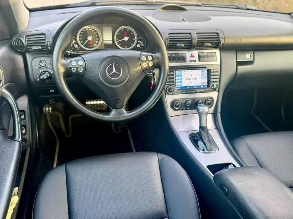 Mercedes-Benz C-Class W203  2005, 320 000 km