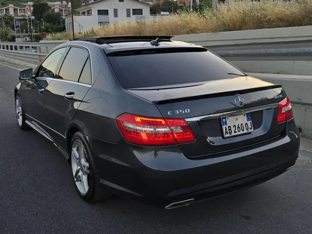 Mercedes-Benz E-Class W212  2011, 205 000 km