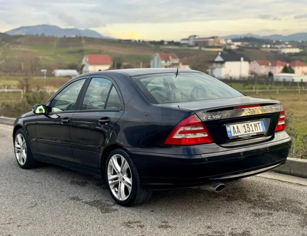 Mercedes-Benz C-Class W203  2005, 320 000 km