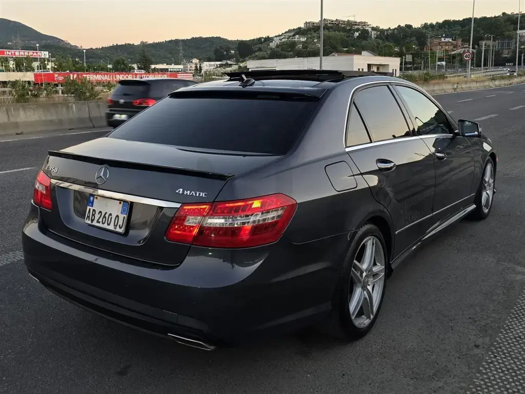 Mercedes-Benz E-Class W212  2011, 205 000 km