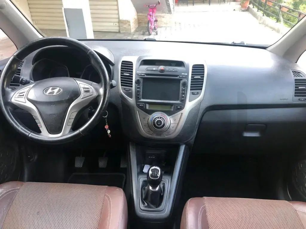 Hyundai ix20 I  2011, 200 000 km