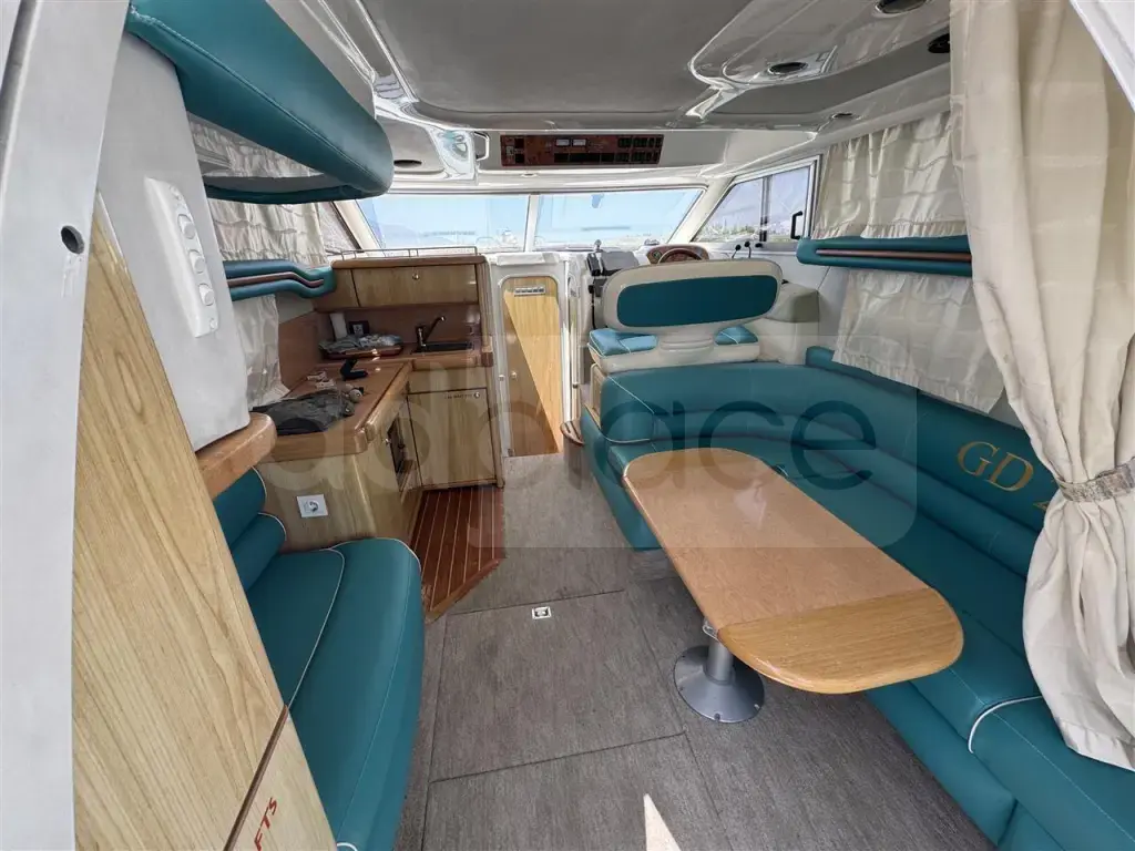 Yacht Sealine