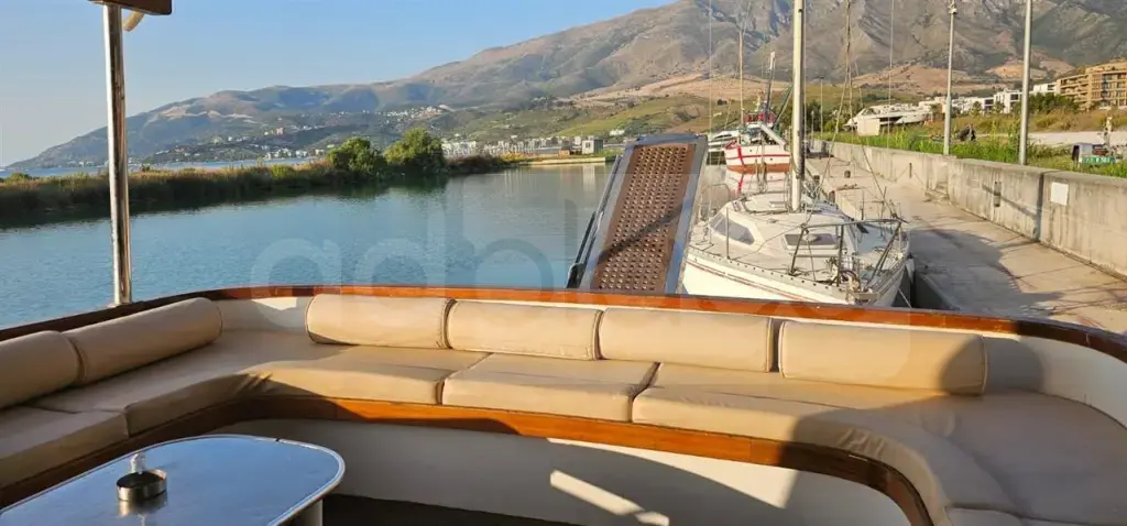 Shitet Anije Turistike me kapacitet 100 Persona
