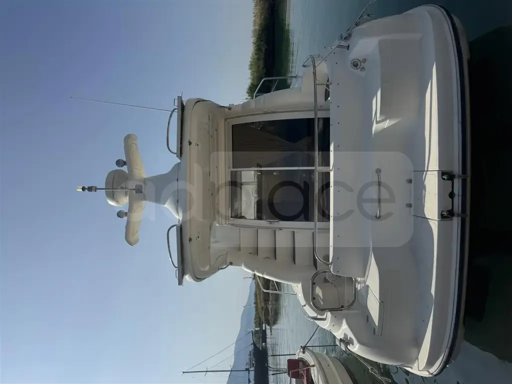 Yacht Sealine