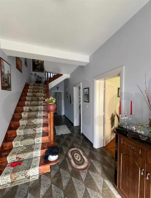 Vilë  348m²