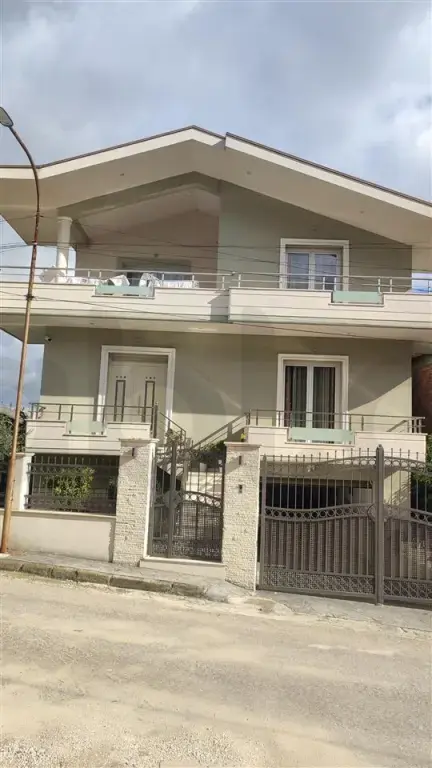 Vilë  382m²
