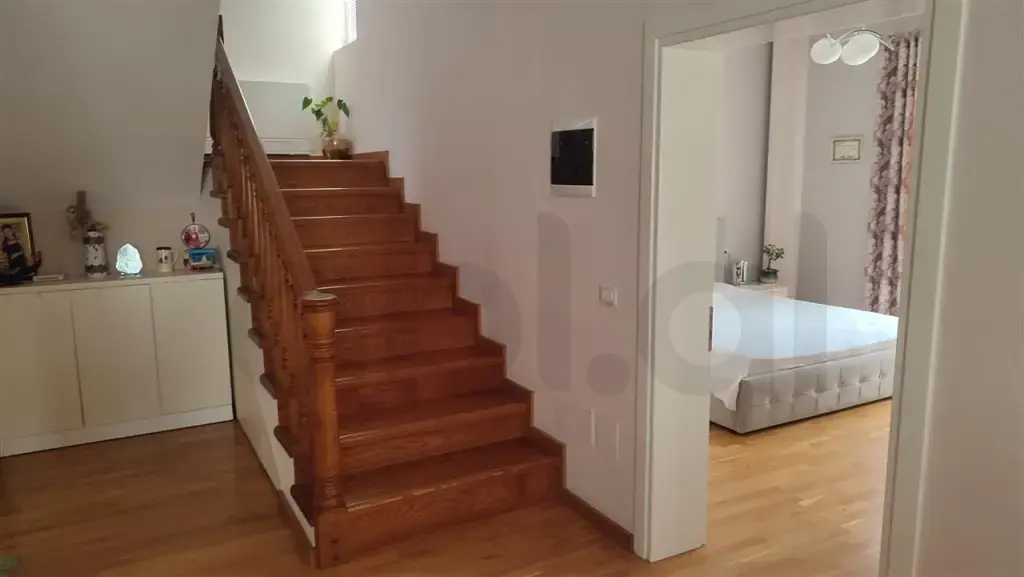 Vilë  382m²