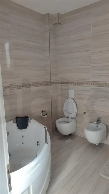 Vilë  382m²
