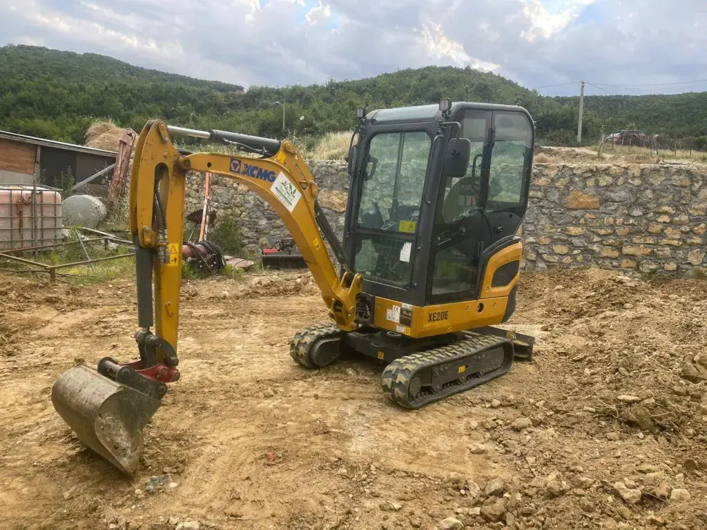 Shes Mini Eskavator XCMG 2.1 Ton Motorr Kubota