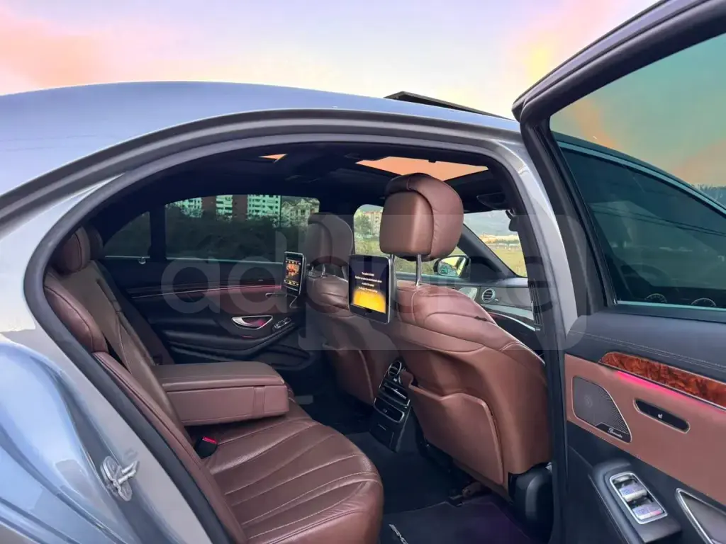 Mercedes-Benz S-Class W222  2015, 230 000 km