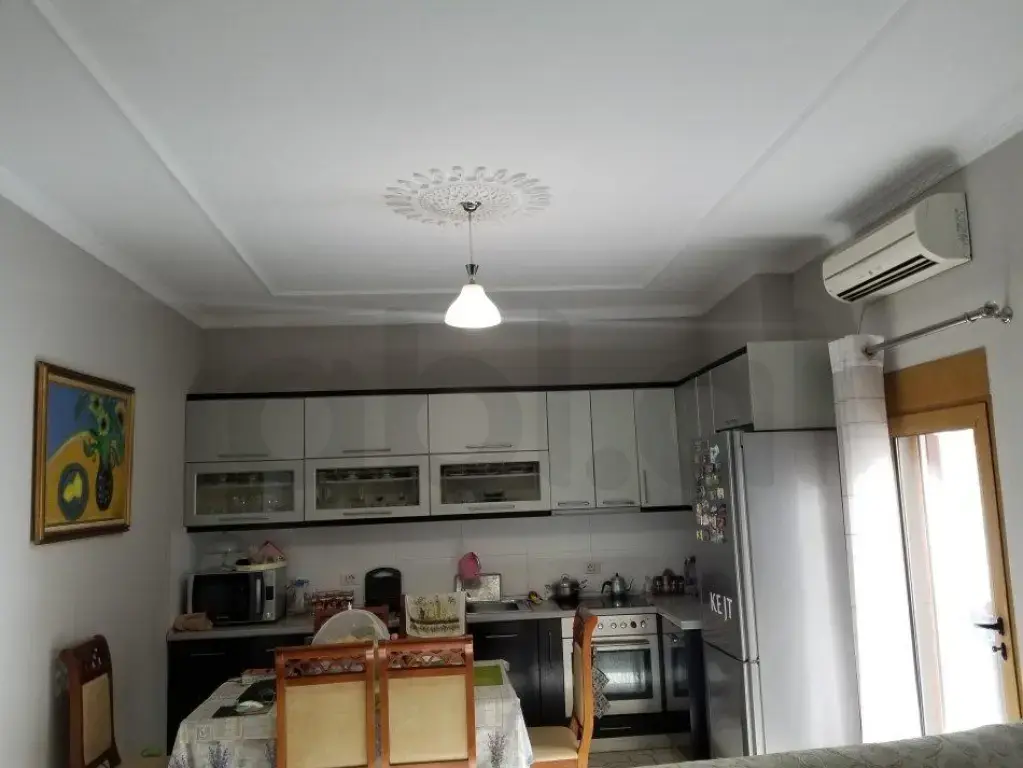 Vilë  720m²