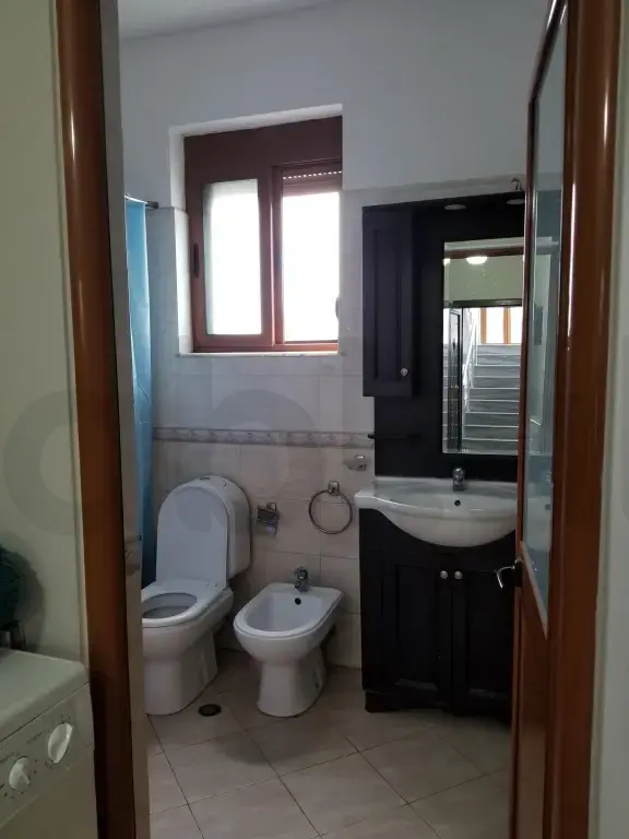 Vilë  720m²