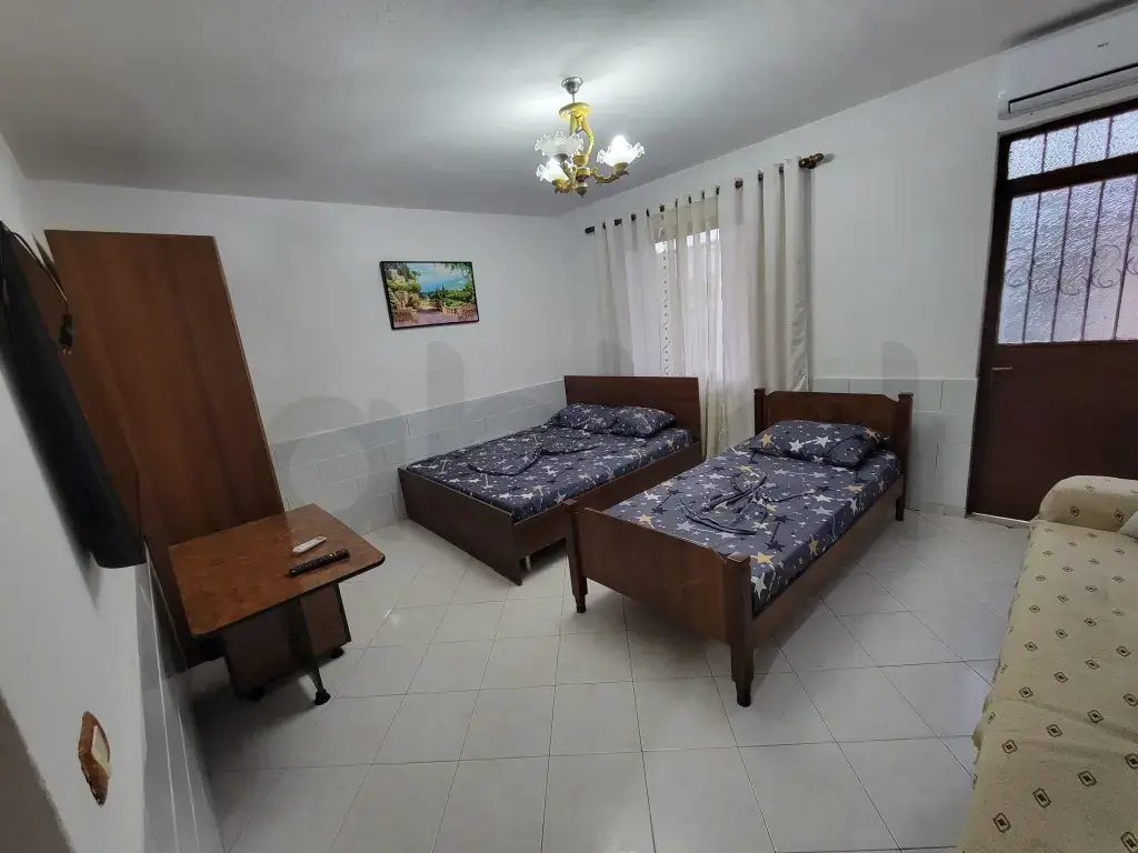 Dhoma plazhi Vlorë plazhi I vjetër 100m larg nga deti