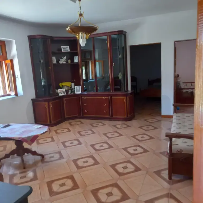 Shtëpi  160 m²