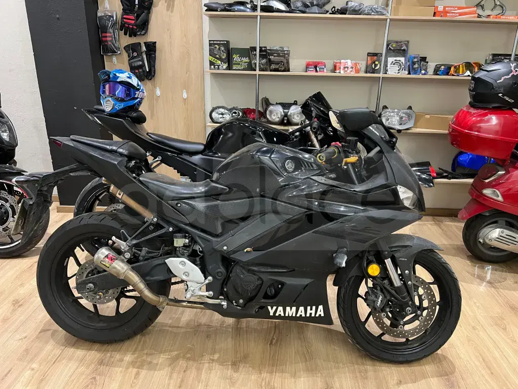 Yamaha R3 2019