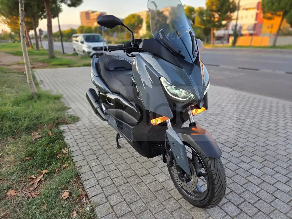 Yamaha Xmax 300 tech max