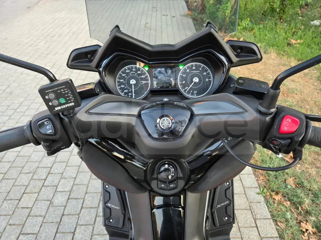 Yamaha Xmax 300 tech max