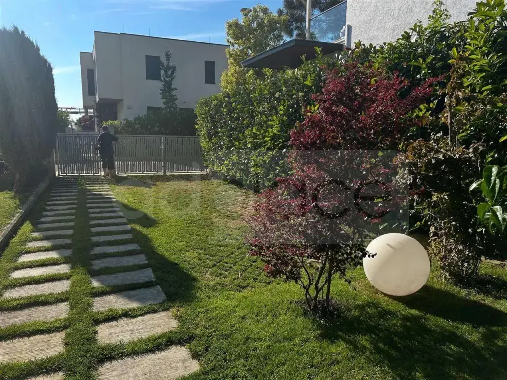 Vilë  155m²