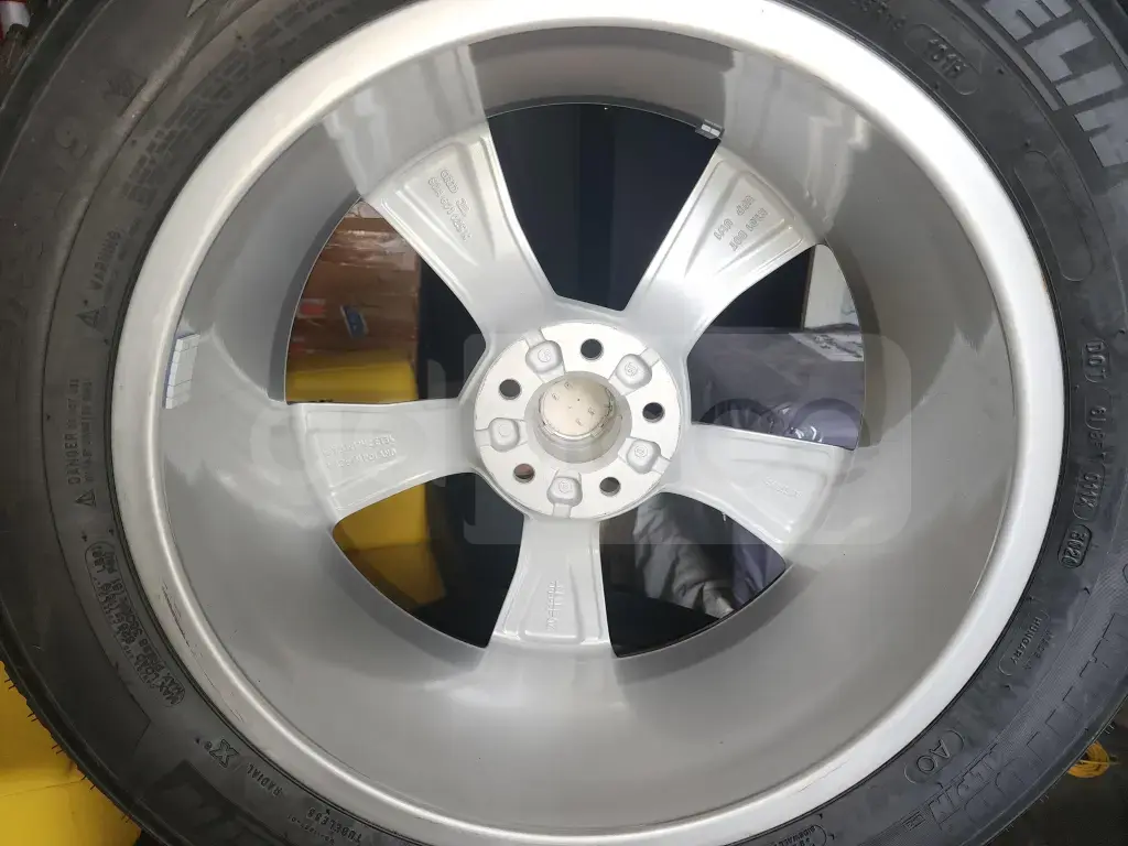 AUDI, Michelin 235/55/R19