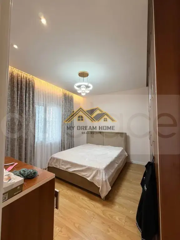 Shtëpi  381m²