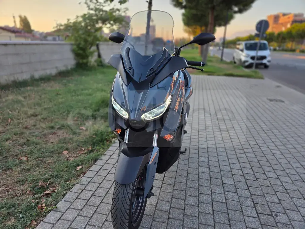 Yamaha Xmax 300 tech max