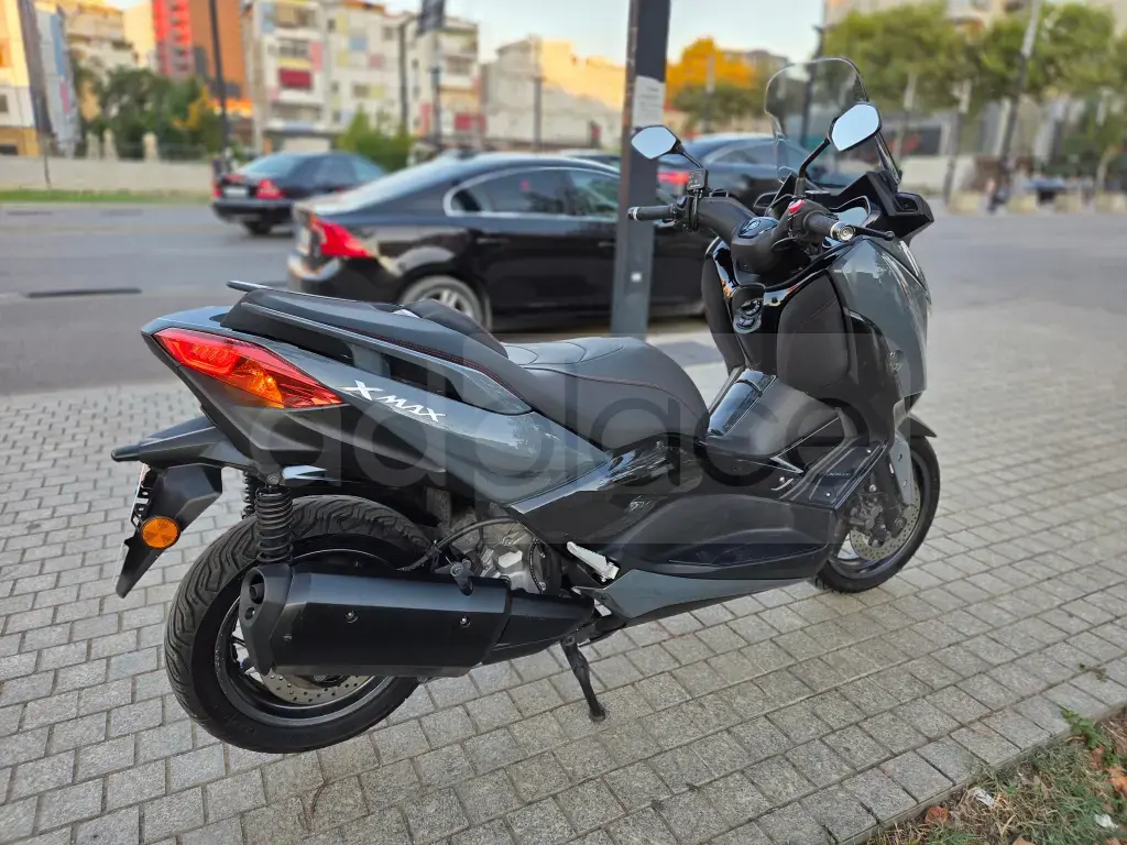 Yamaha Xmax 300 tech max