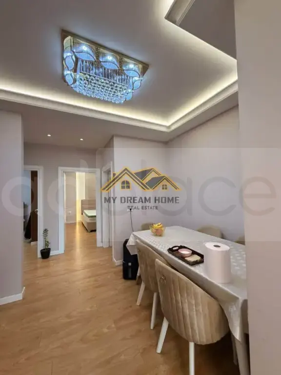 Shtëpi  381m²