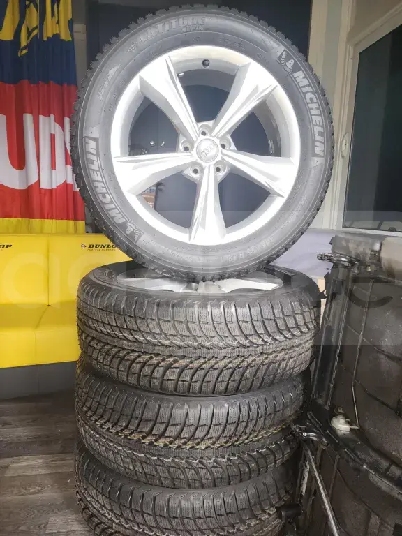 AUDI, Michelin 235/55/R19