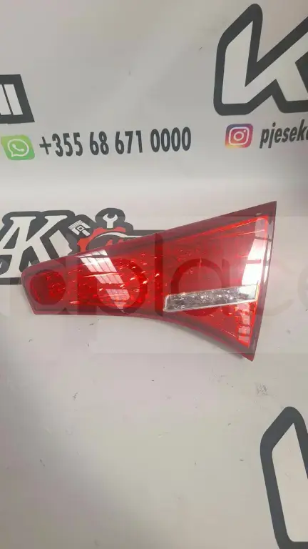 Drita e djathtë e kapakut të bagazhit Kia Optima III