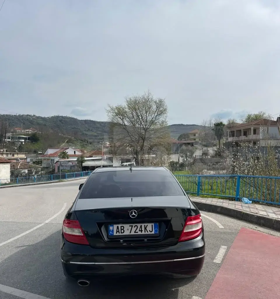 Mercedes-Benz C-Class W204 2009