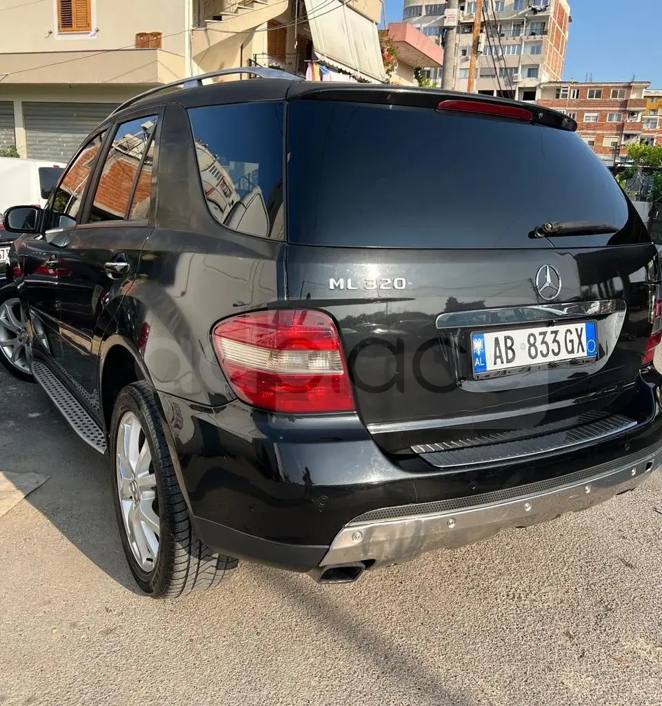 Mercedes-Benz 2005