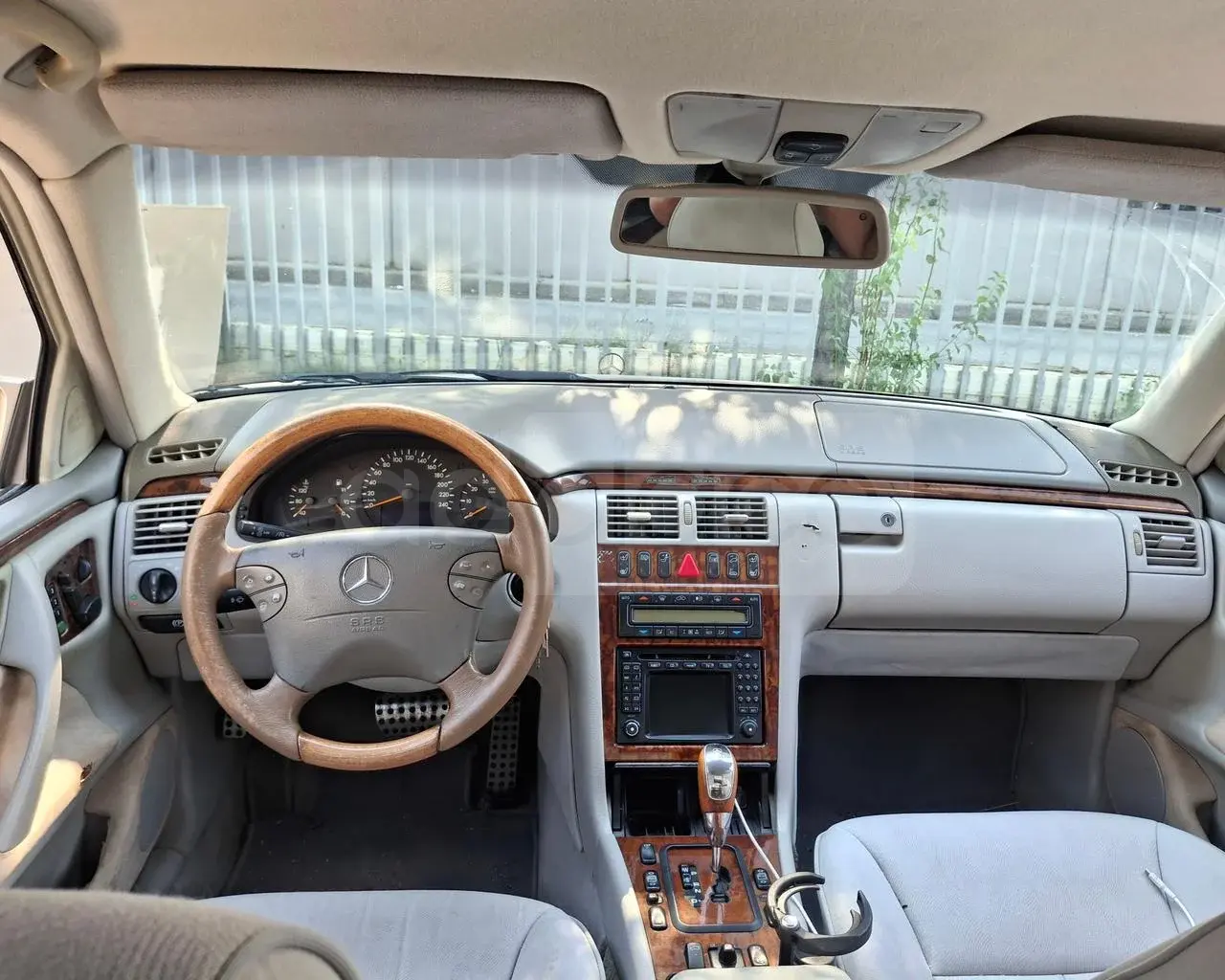 Mercedes-Benz E-Class S210 2000