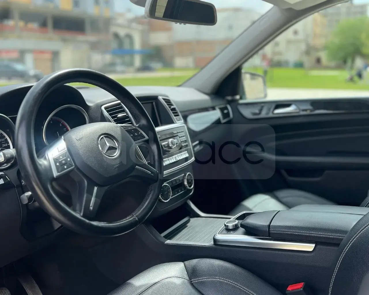 Mercedes-Benz 2012