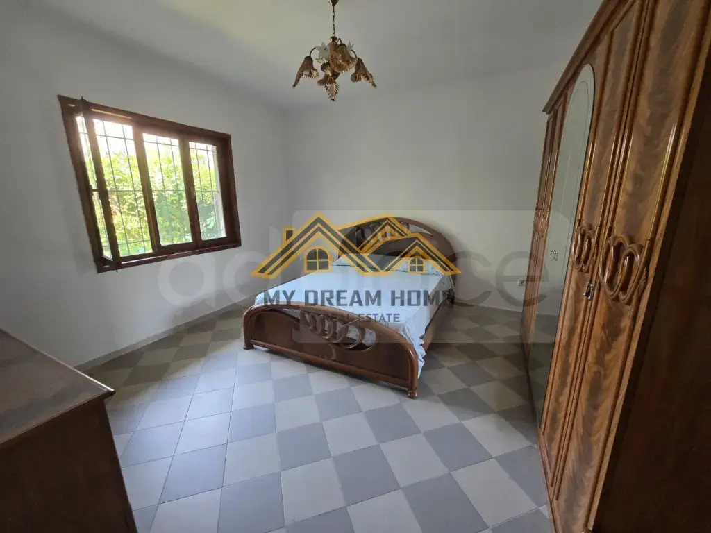 Shtëpi  462m²