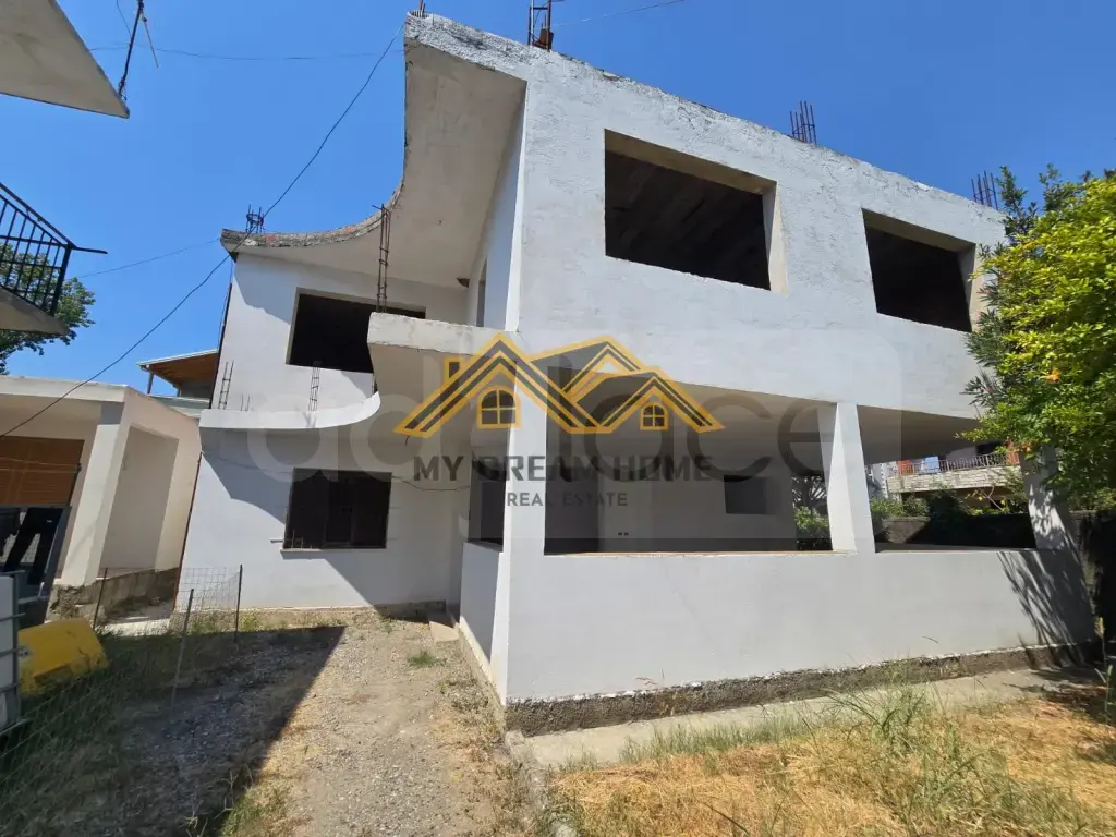 Shtëpi  462m²