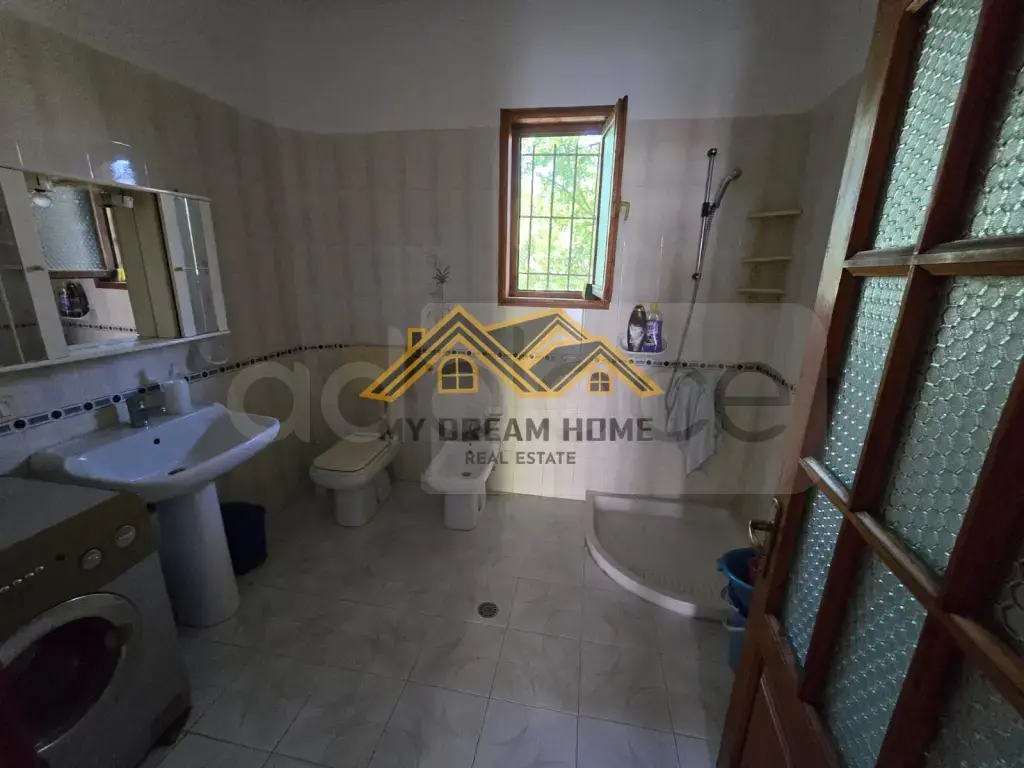 Shtëpi  462m²