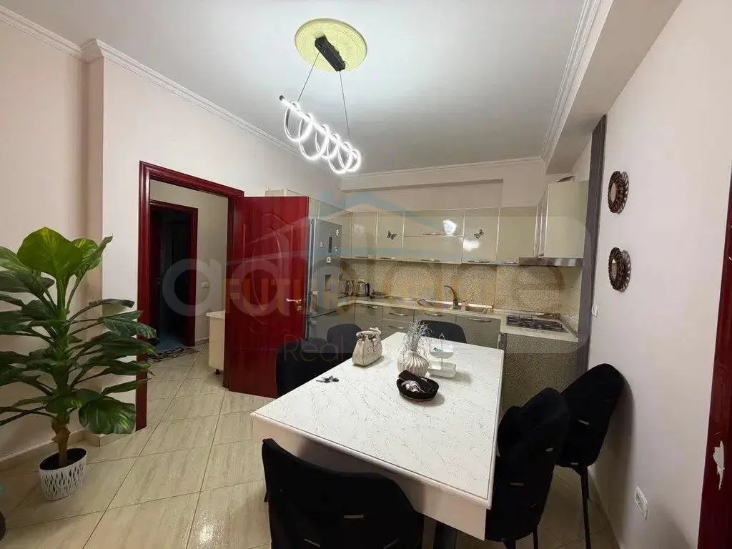 Apartament  99.68m² 5 floor