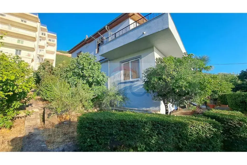 Vilë  250m²