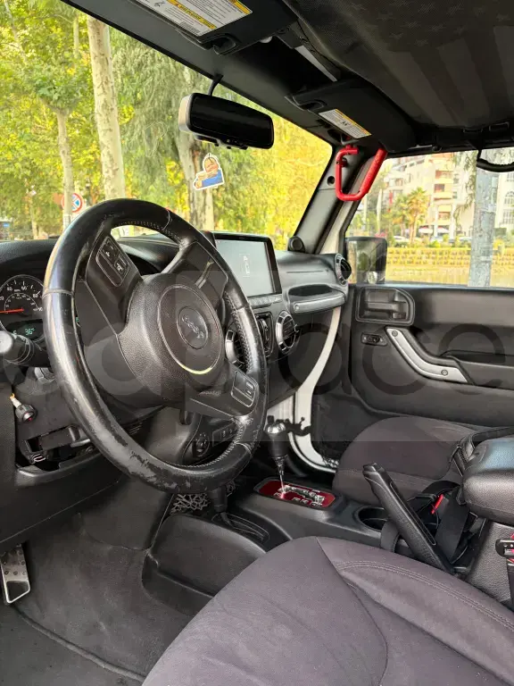 Jeep Wrangler JL  2013, 180 000 km