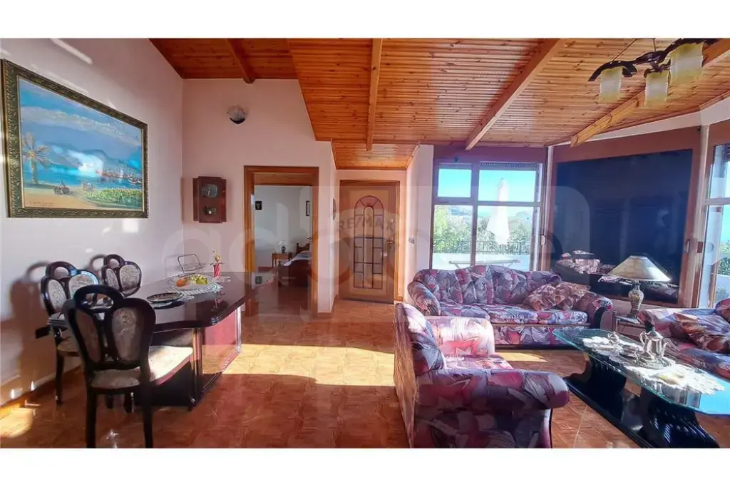 Vilë  250m²