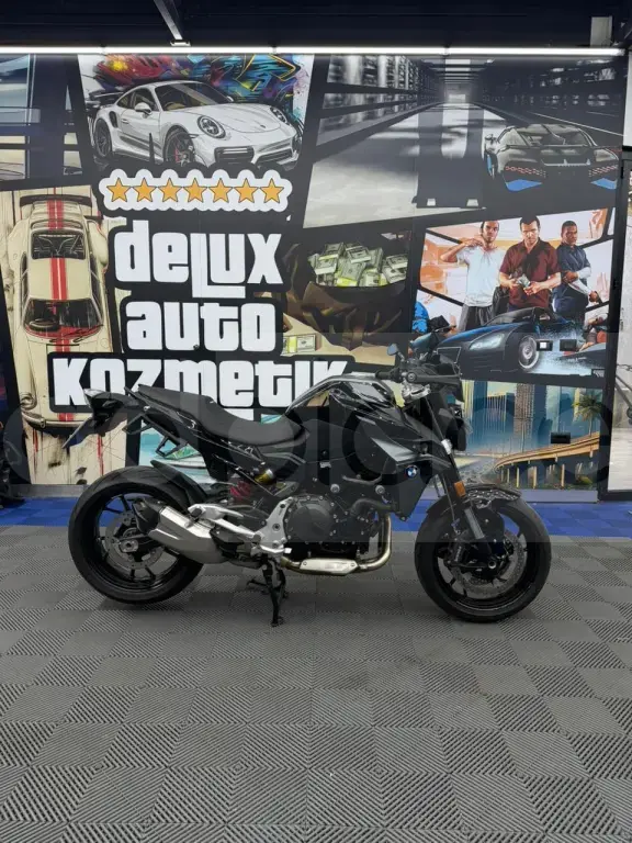 BMW F900R Triple Black