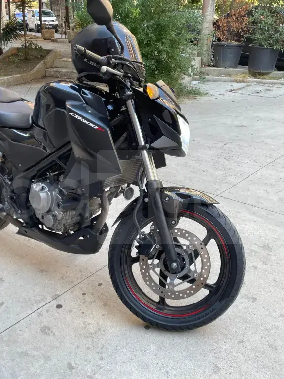 Honda CB300F 3.6 Lekë i diskutueshem